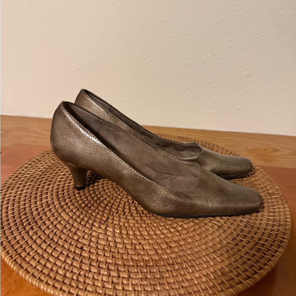 AEROSOLES‎ Cheerful Pumps Shimmering Brown Heels - Picture 4 of 8